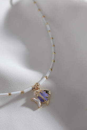 Beyaz Boncuklu Mor Mineli Balık Figür Kolye