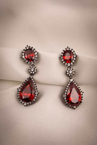 Kırmızı Zircon Taşlı Sallantılı Antrasit Abiye Küpe