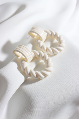 Beyaz Kare Burgu Mika Küpe Beyaz Kare Burgu Mika Küpe