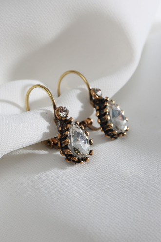 Küçük Damla Model Beyaz Taşlı Otantik Küpe