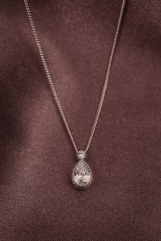 Küçük Boy Gümüş Renk Damla Tek Taş Kolye