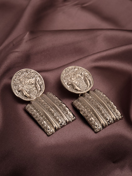 Sallantılı Metal Küpe