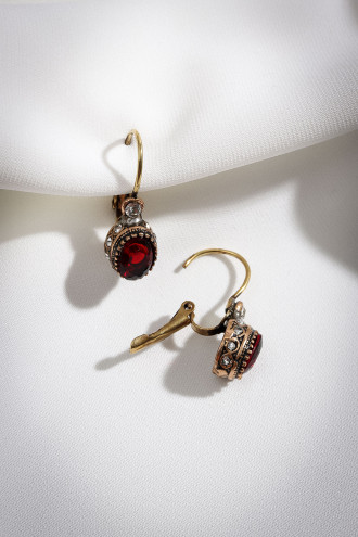 Kırmızı Taşlı Otantik Küpe