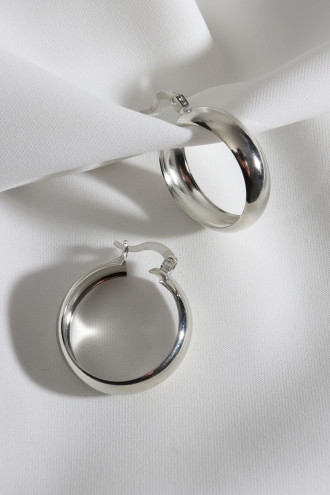 Orta Boy Gümüş Renk Halka Küpe