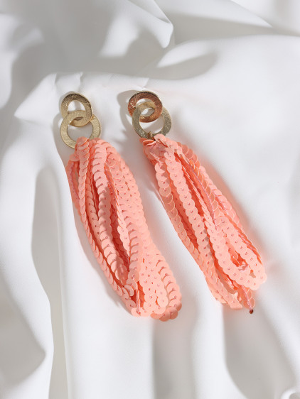 Pembe Pul Sallantılı Gold Renk Küpe Pembe Pul Sallantılı Gold Renk Küpe
