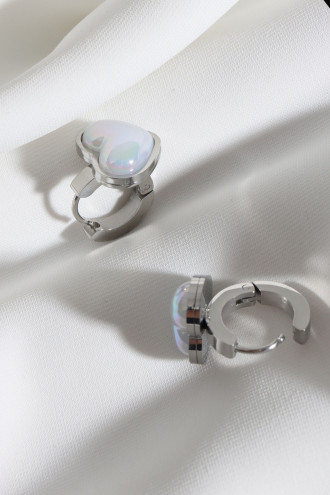 Sedef Kalp Taşlı Gümüş Renk Çelik Halka Küpe Sedef Kalp Taşlı Gümüş Renk Çelik Halka Küpe