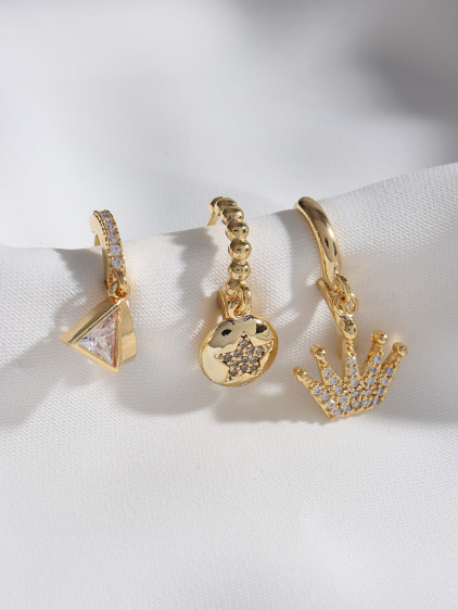 3'Lü Yıldız Taç Gold Renk Küpe 3'Lü Yıldız Taç Gold Renk Küpe