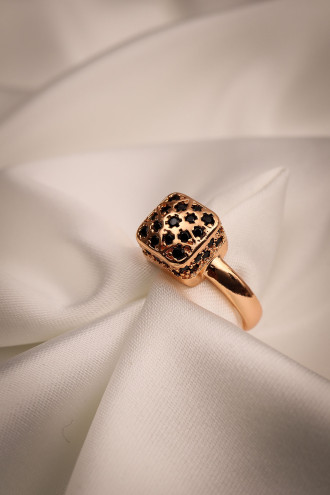 Siyah Zircon Taşlı Alttan Ayarlanabilir Rose Kare Yüzük