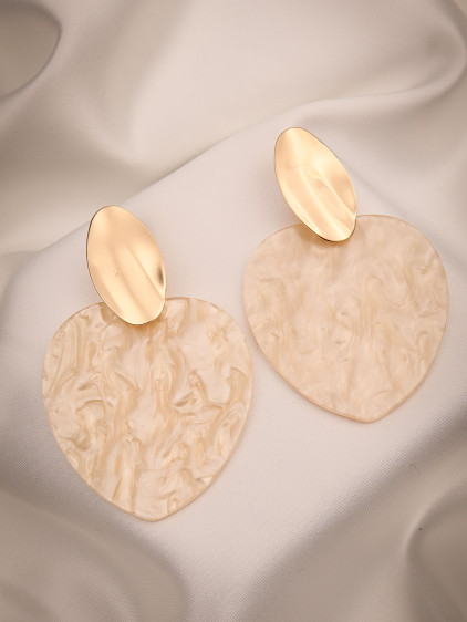 Kemik Görünümlü Gold Renk Oval Etnik Küpe Kemik Görünümlü Gold Renk Oval Etnik Küpe