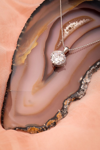 Tek Taş Kral Tacı Gümüş Renk Kolye