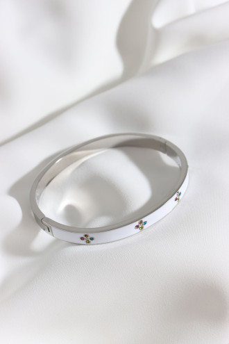 Beyaz Mineli Renkli Taşlı Yonca Figürlü Çelik Kelepçe Bileklik Beyaz Mineli Renkli Taşlı Yonca Figürlü Çelik Kelepçe Bileklik