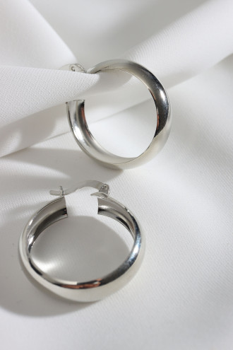 Orta Boy Gümüş Renk Halka Küpe