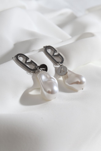 Inci Sallantılı Gümüş Renk Çelik Küpe