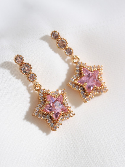 Pembe Taşlı Sallantılı Gold Renk Yıldız Küpe
