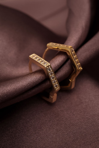 Beyaz Taşlı Dörtgen Gold Renk Halka Küpe