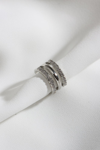 Üç Sıralı Taşlı Tek Sıkıştırmalı Gümüş Renk Kıkırdak Küpe