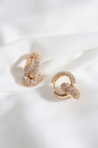 Çok Taşlı Kalp Figür Gold Renk Halkalı Abiye Küpe