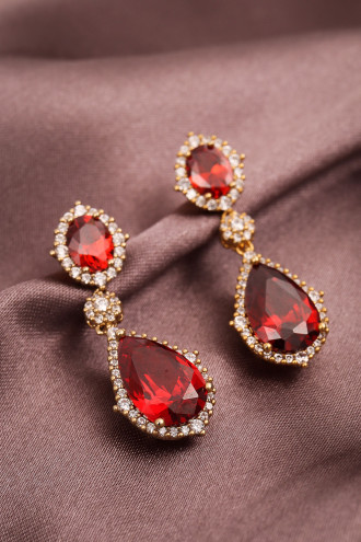 Kırmızı Zircon Taşlı Gold Renk Sallantılı Küpe