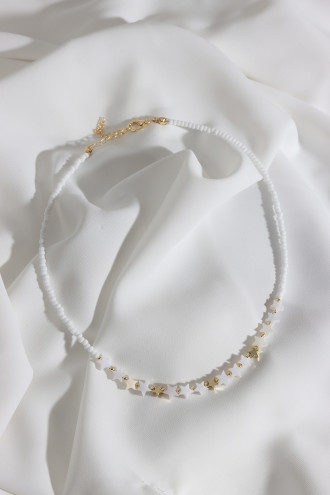 Beyaz Yıldız Boncuklu Kolye Beyaz Yıldız Boncuklu Kolye