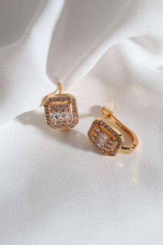 Beyaz Baget Taşlı Gold Renk Küpe