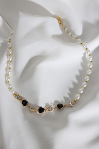 Siyah Üçgen Taşlı Inci Kolye