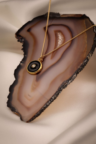 Siyah Mineli Tek Taş Gold Renk Kolye