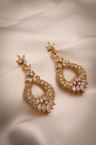 Gold Renk Zircon Taşlı Sallantılı Abiye Küpe