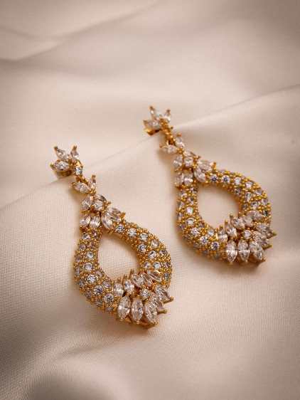 Gold Renk Zircon Taşlı Sallantılı Abiye Küpe