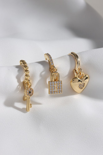 3'Lü Kilit Figürlü Gold Renk Küpe 3'Lü Kilit Figürlü Gold Renk Küpe