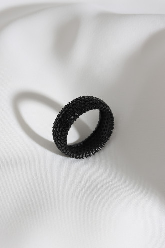 Siyah Zircon Taşlı Tam Tur Yüzük Siyah Zircon Taşlı Tam Tur Yüzük