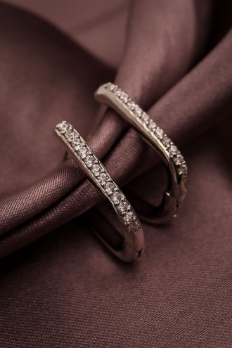 Beyaz Taşlı Oval Gümüş Renk Halka Küpe