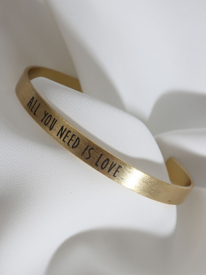 All You Need Is Love Yazılı Gold Renk Kararmaz Vip Bileklik