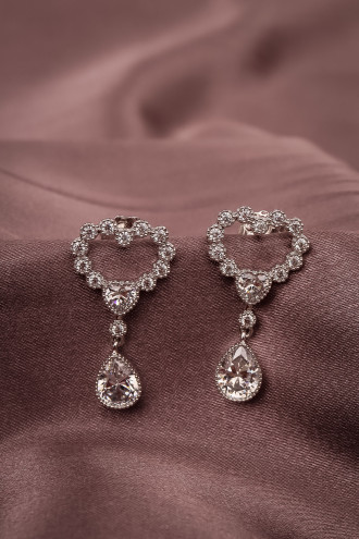 Sallantılı Kalp Gümüş Renk Abiye Küpe