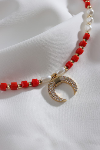 Zircon Taşlı İnci Detay Kırmızı Ay Kolye