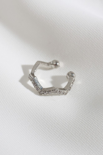 Asimetrik Taşlı Sıkıştırmalı Tek Gümüş Renk Kıkırdak Küpe Asimetrik Taşlı Sıkıştırmalı Tek Gümüş Renk Kıkırdak Küpe