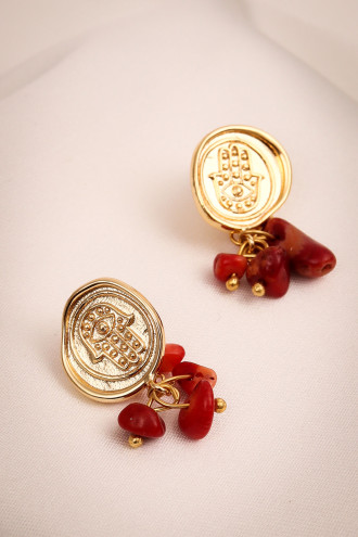 Kırmızı Doğal Taş Sallantılı Fatma Ana Eli Gold Renk Küpe