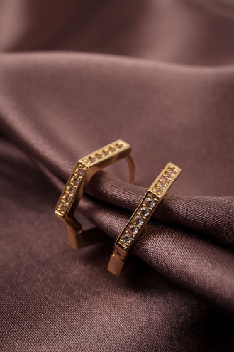 Beyaz Taşlı Dörtgen Gold Renk Halka Küpe