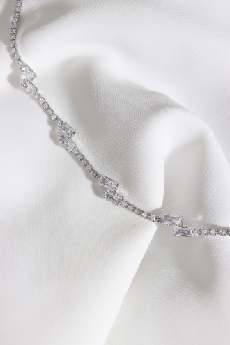 Baget Taşlı Vip Su Yolu Gümüş Renk Abiye Kolye