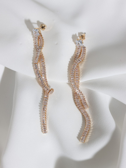 Sarmal Gold Renk Abiye Küpe Sarmal Gold Renk Abiye Küpe