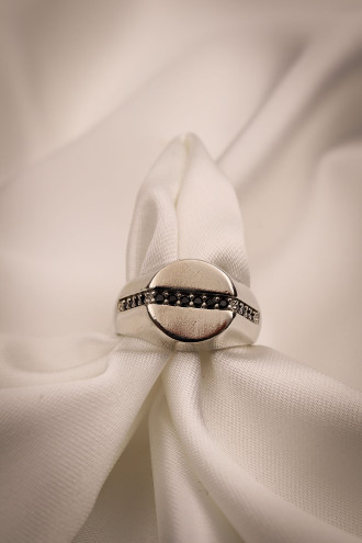 Siyah Taşlı Alttan Ayarlanabilir Gümüş Renk Yüzük