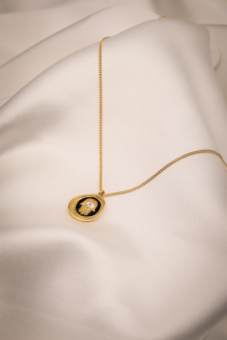 Fatma Ana Eli Siyah Mineli Gold Renk Kolye