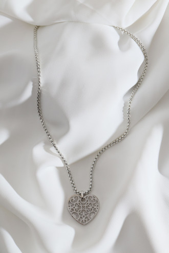 Gümüş Renk Motifli Kalp Kolye