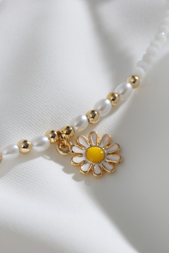 Beyaz Boncuklu Papatya Figür Çıtır Kolye