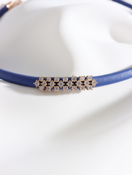 Mavi Yumuşak Deri Gold Renk Zircon Taşlı Choker