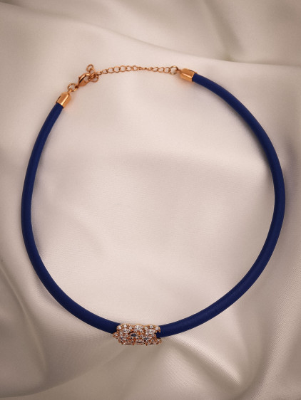 Mavi Yumuşak Deri Gold Renk Zircon Taşlı Choker