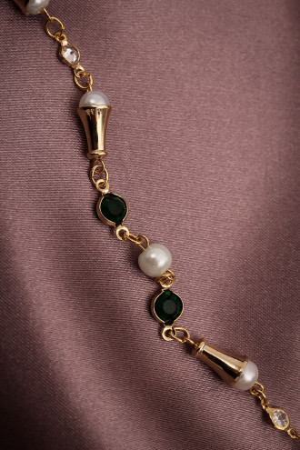 Küçük Yeşil Taş Detaylı Incili Kolye