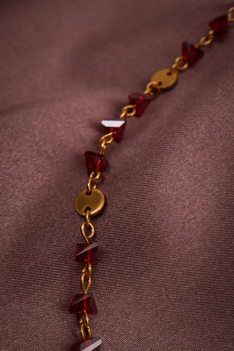 Kırmızı Kristal Taşlı Gold Renk Kolye