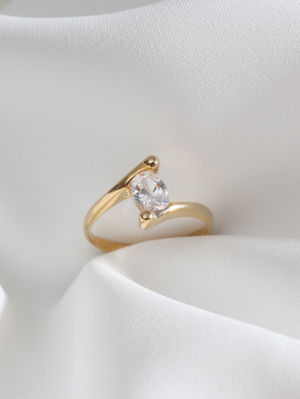 Oval Tek Taş Gold Renk Yüzük Oval Tek Taş Gold Renk Yüzük