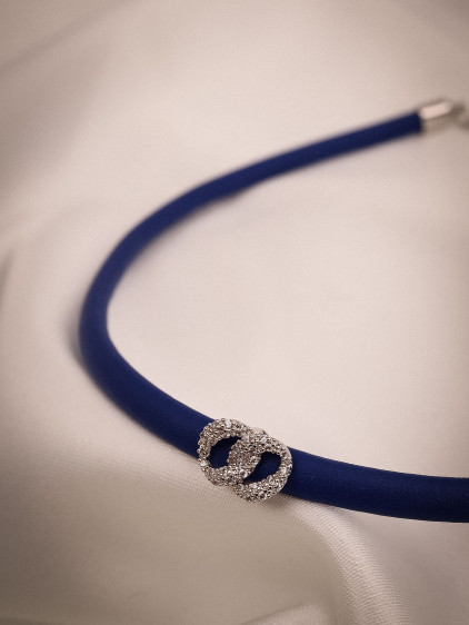 Mavi Yumuşak Deri Gümüş Renk Zircon Taşlı Choker