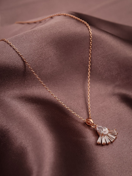 Baget Taşlı Rose Kolye